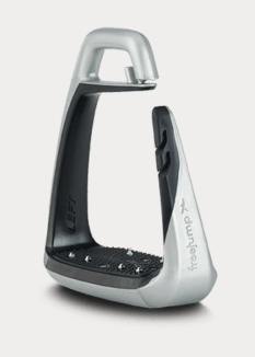 Wide foot bed stirrup