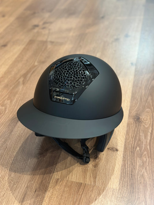 FREEJUMP HELMET VORONI BLACK MATT WITH GLOSSY FRONT & REAR VENT
